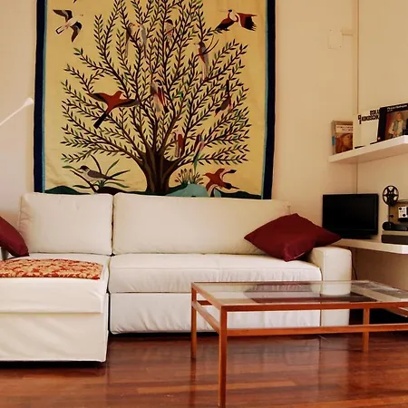 Pantheon Apartment *